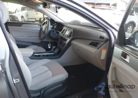 2016 Hyundai Sonata Hybrid Se from USA, damaged, VIN KMHE24L17GA035260